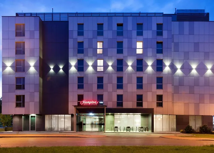 Готель Hampton By Hilton Краків