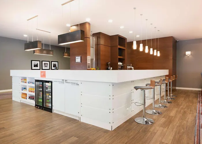 Готель Hampton By Hilton Краків